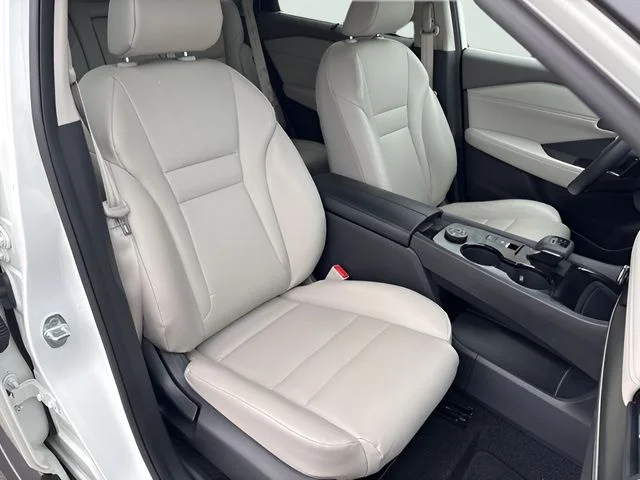 Used 2023 White Nissan SV image 13