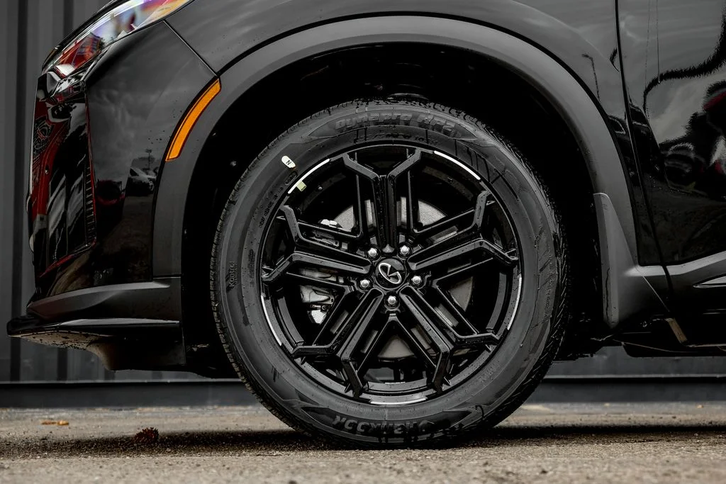 New 2027 MINERAL BLACK INFINITI Sport AWD image 4