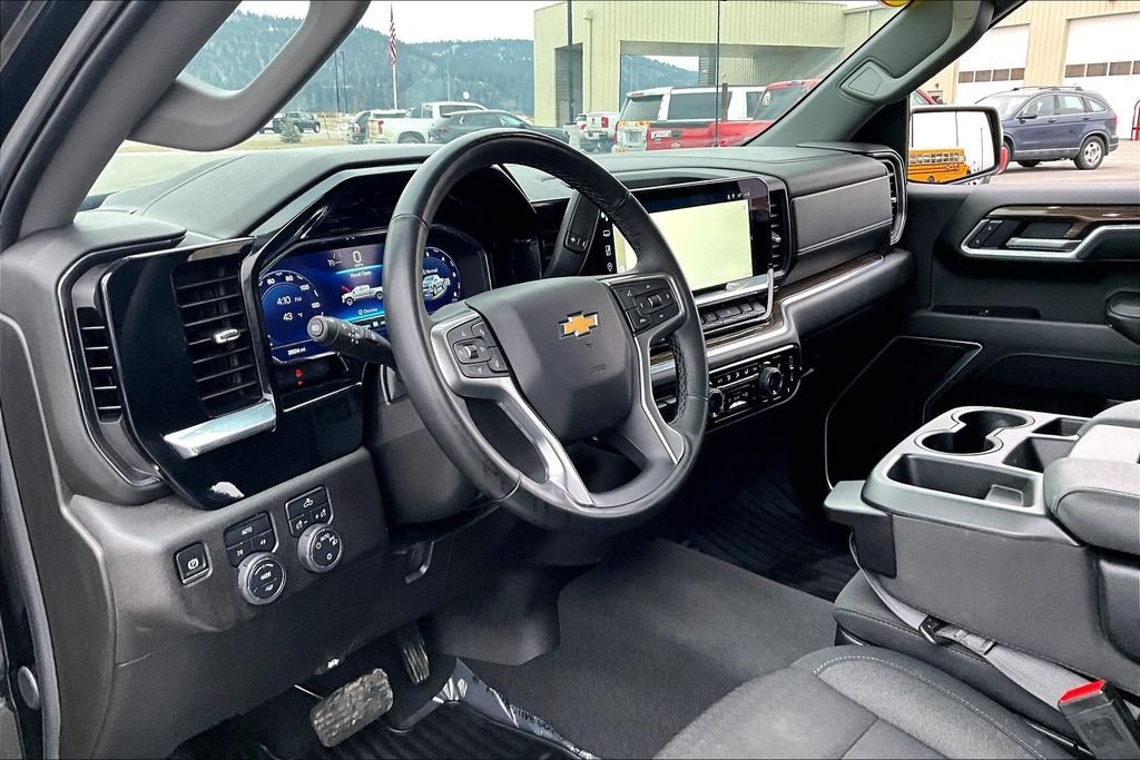 2025 Chevrolet Silverado 1500 LT - Photo 14