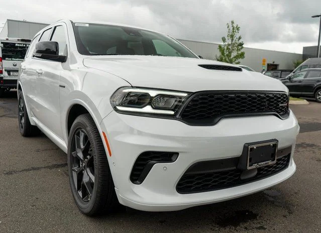 New 2026 White Knuckle Clear-Coat Exterior Paint Dodge GT Plus HEMI V8 image 4