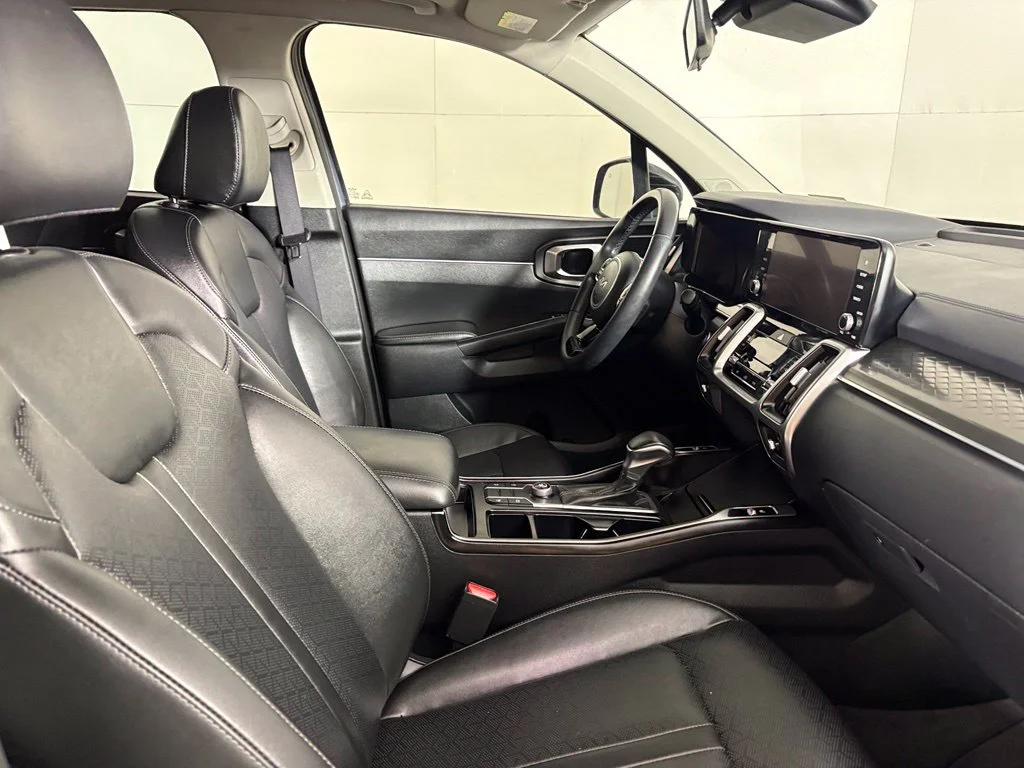 Used 2023 Silver Kia S image 14