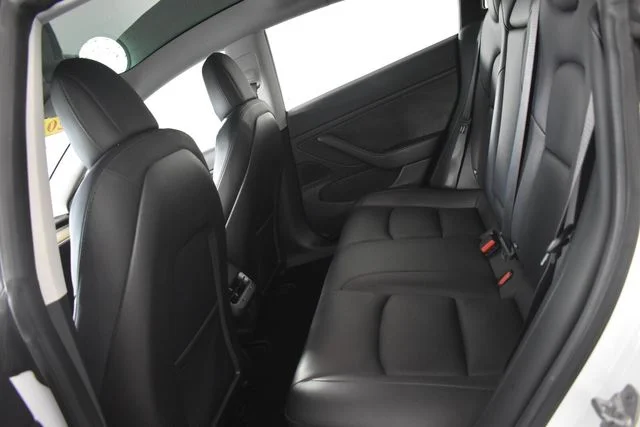 Used 2018 White Tesla Long Range image 19