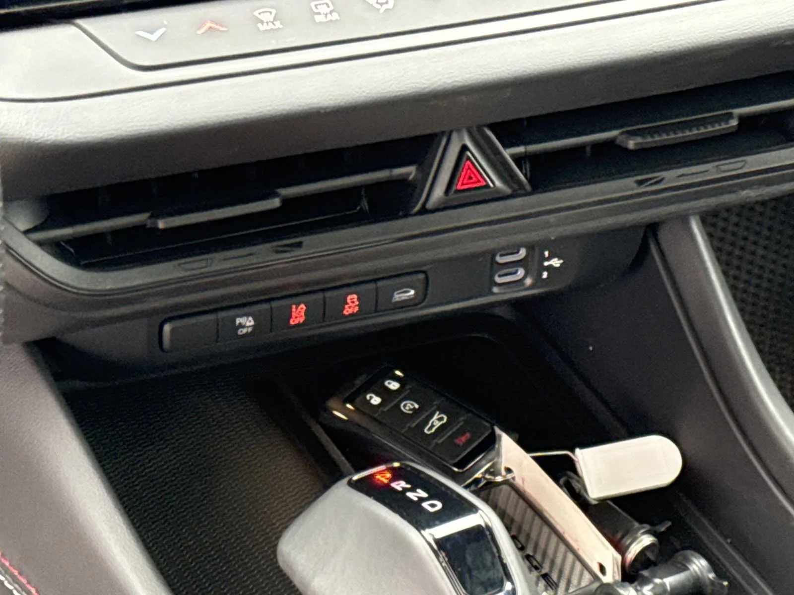 2025 Dodge Charger Daytona Scat Pack - Photo 11