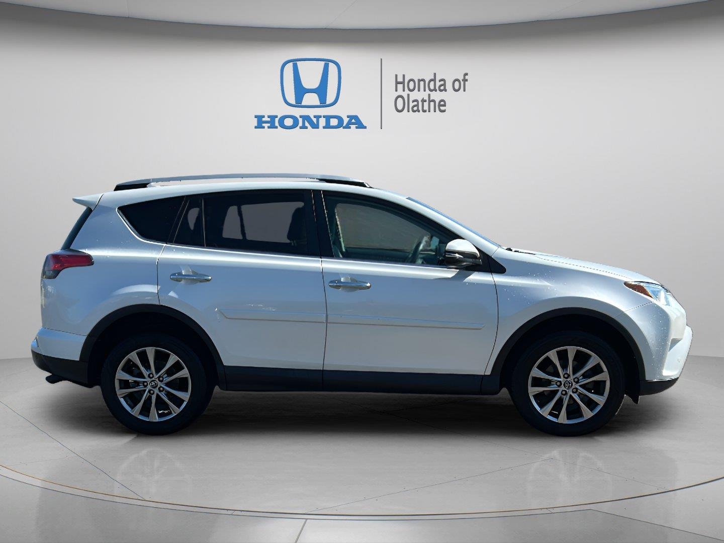 Used 2016 Toyota RAV4 Limited with VIN 2T3DFREV2GW497941 for sale in Kansas City