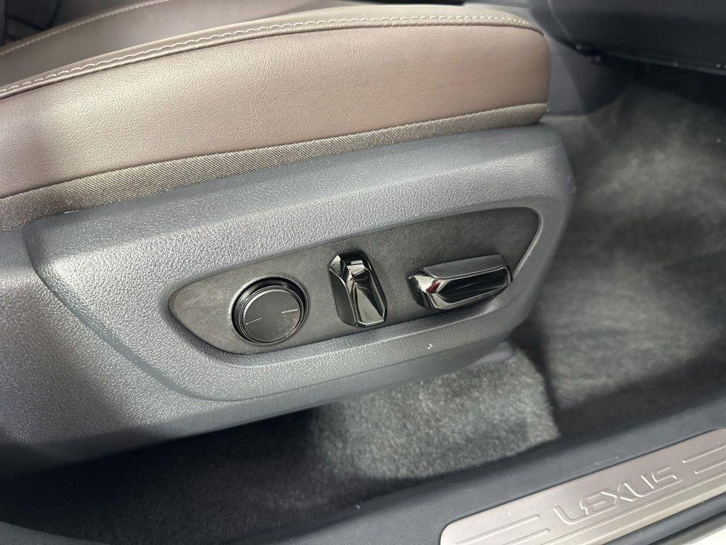 Used 2025 Pearl Lexus 350 Premium image 9