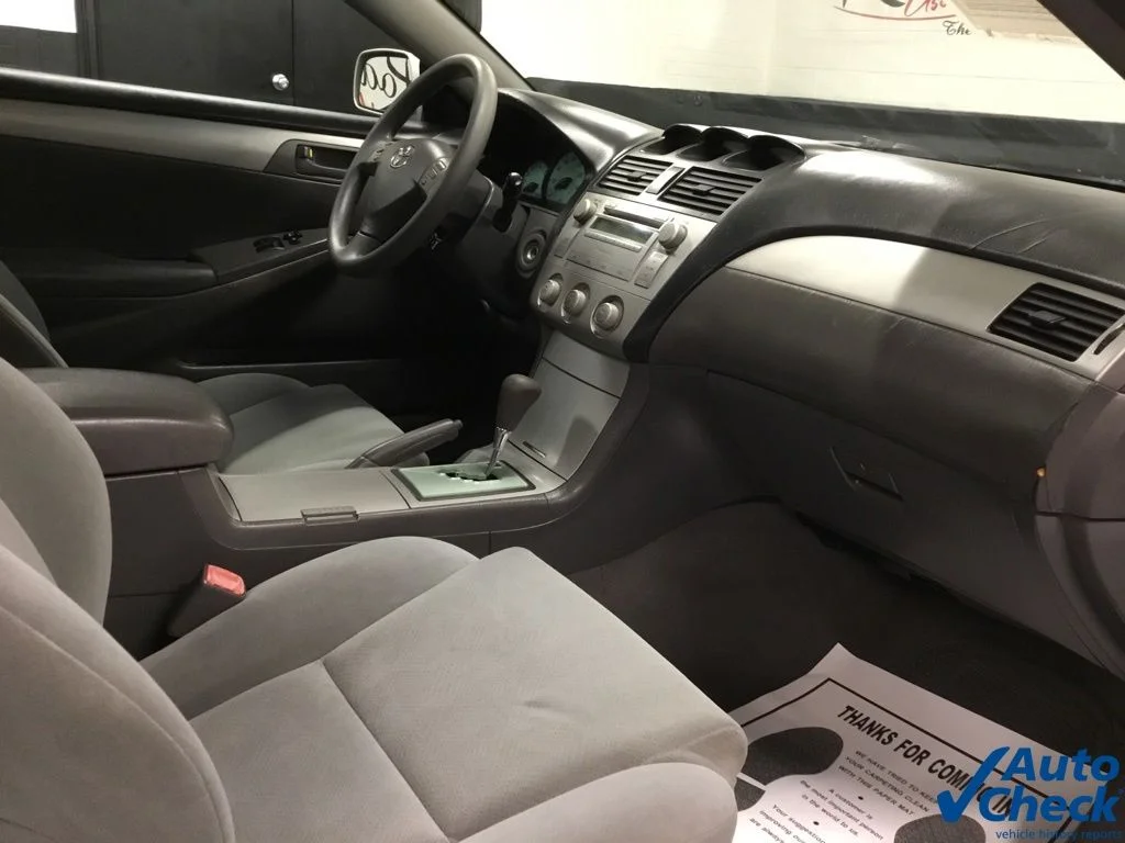 Used 2006 Beige Toyota SE image 27
