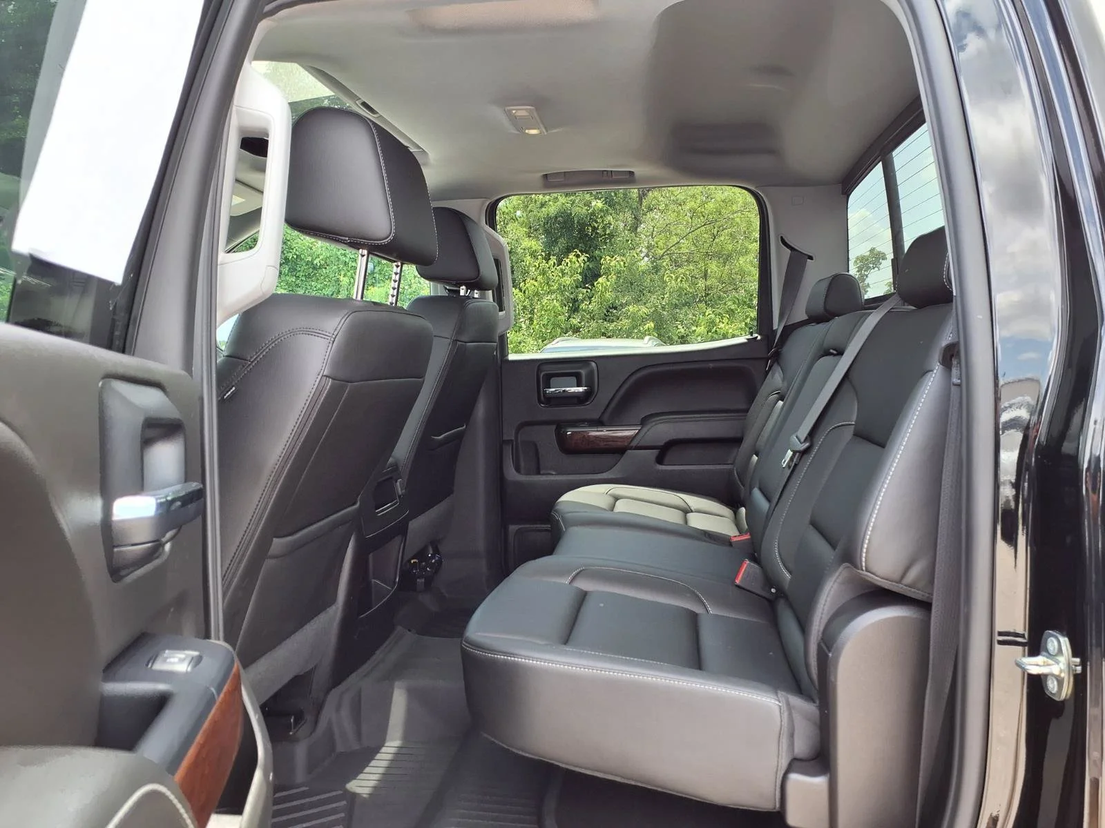 Used 2018 Onyx Black GMC SLT image 30