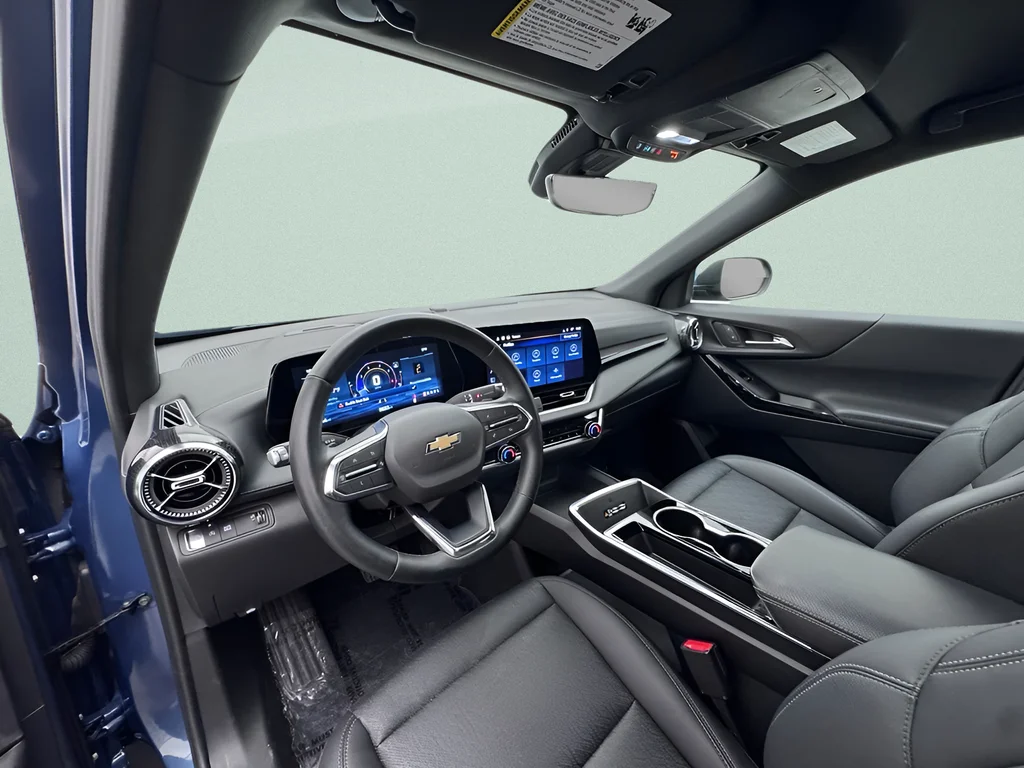 Used 2025 Lakeshore Blue Chevrolet LT image 9