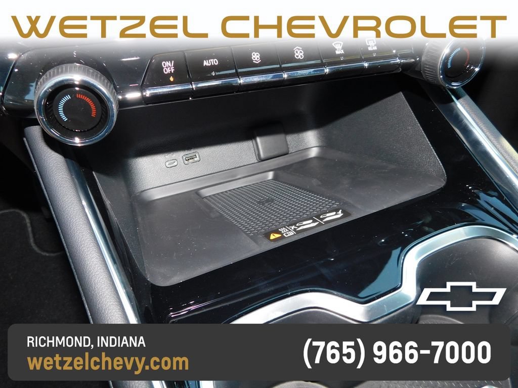 New 2027 Mosaic Black Metallic Chevrolet LT image 43