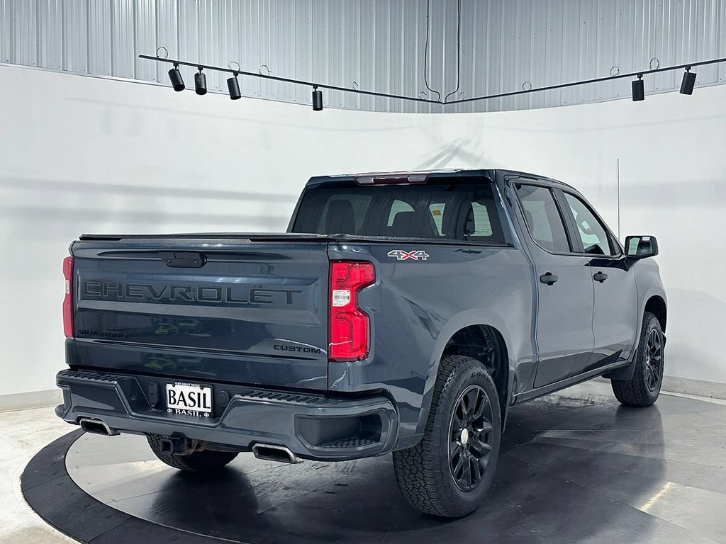 Used 2020 SHADOW GRAY METALLIC Chevrolet Custom image 11