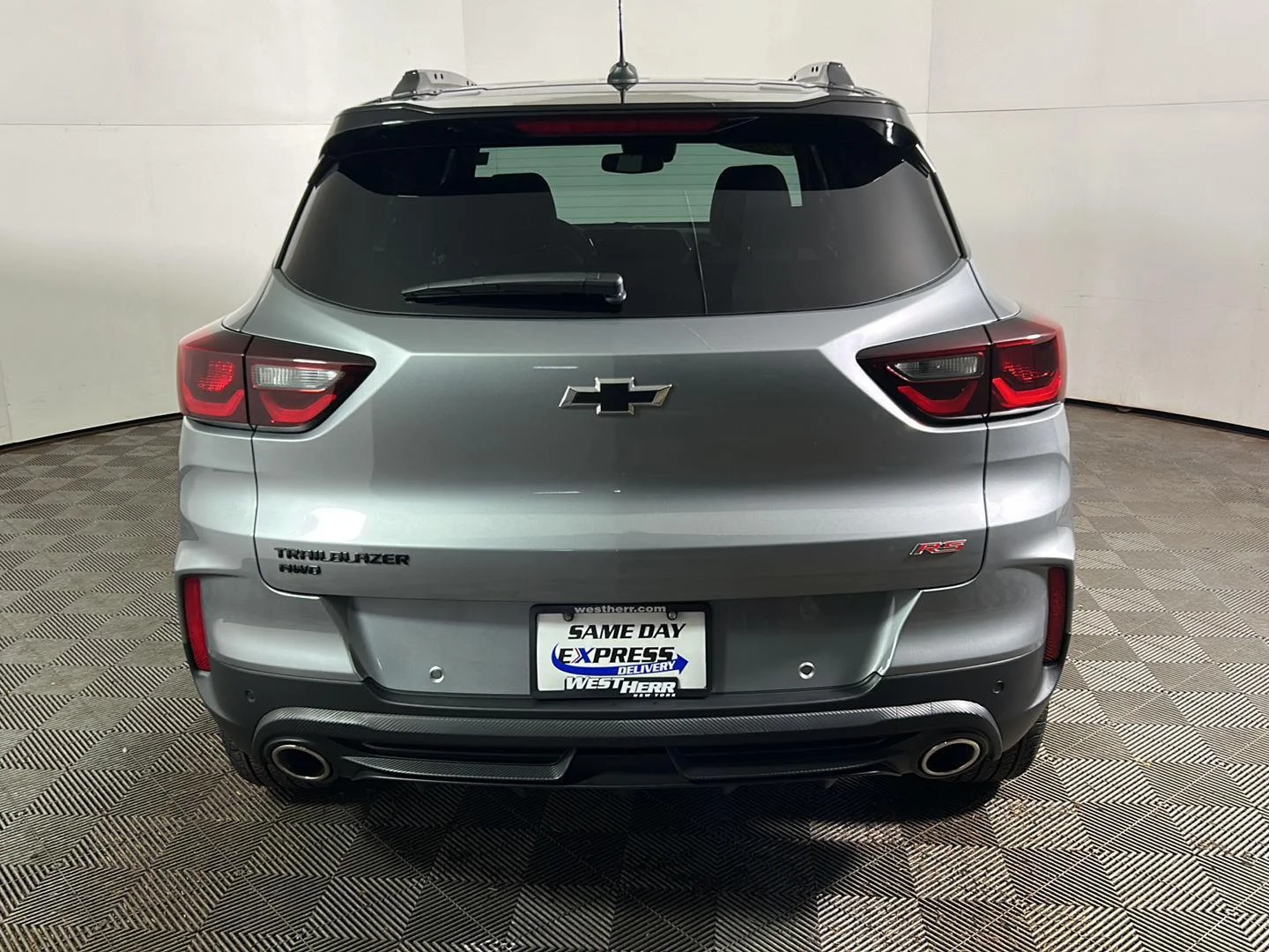 Used 2025 Sterling Gray Metallic Chevrolet RS image 6