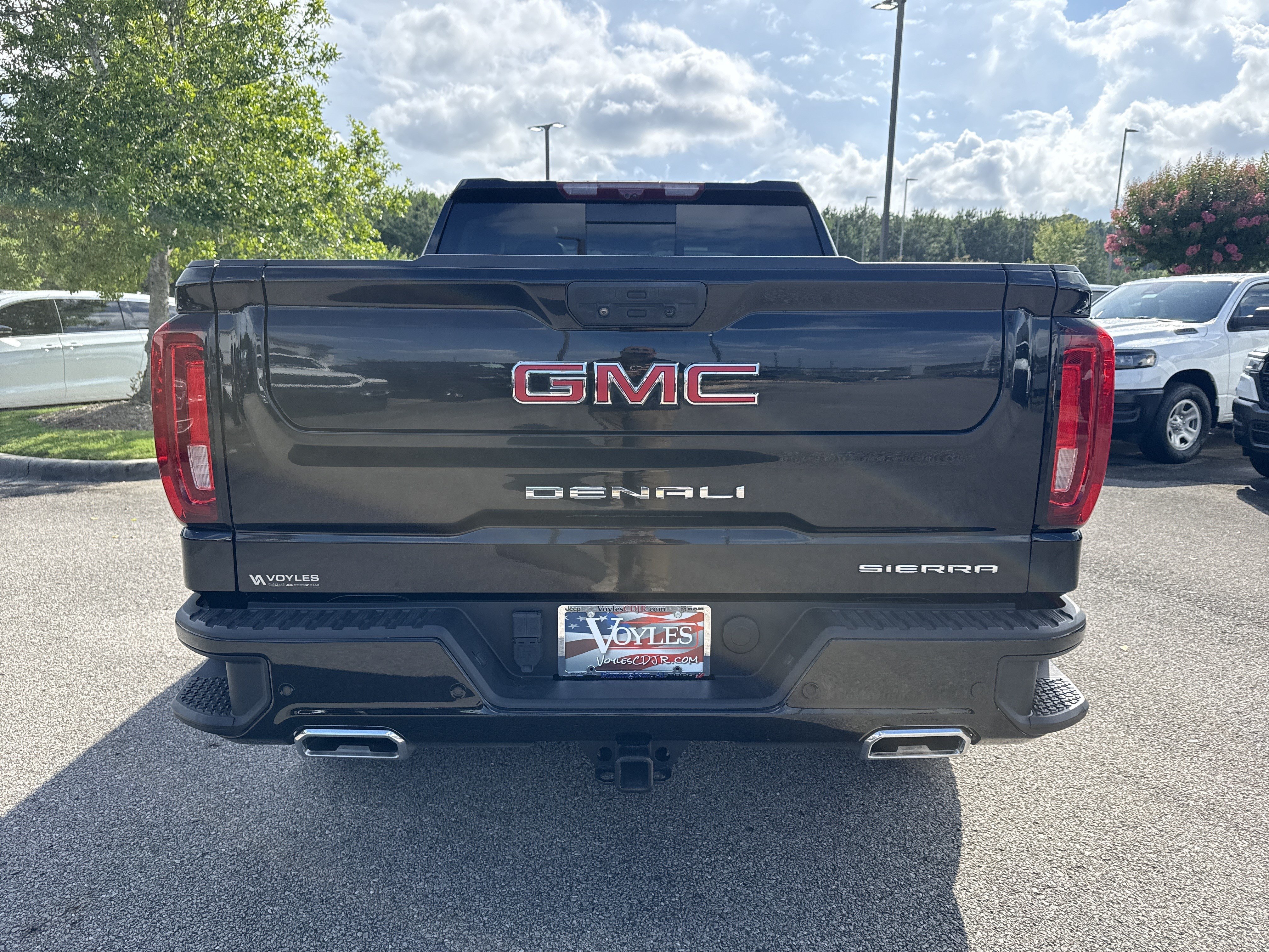 Used 2023 Onyx Black GMC Denali image 6