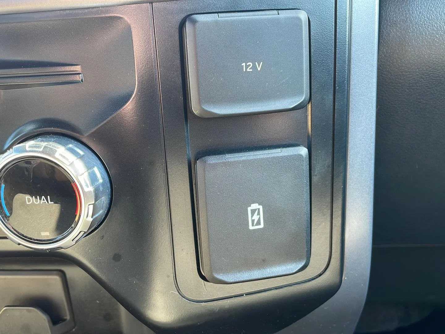 Used 2024 Oxford White Ford XLT image 27