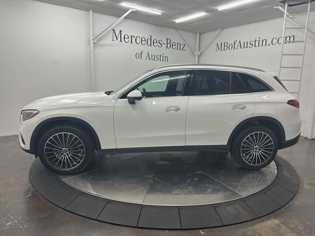 Used 2026 White Mercedes-Benz GLC 300 image 4