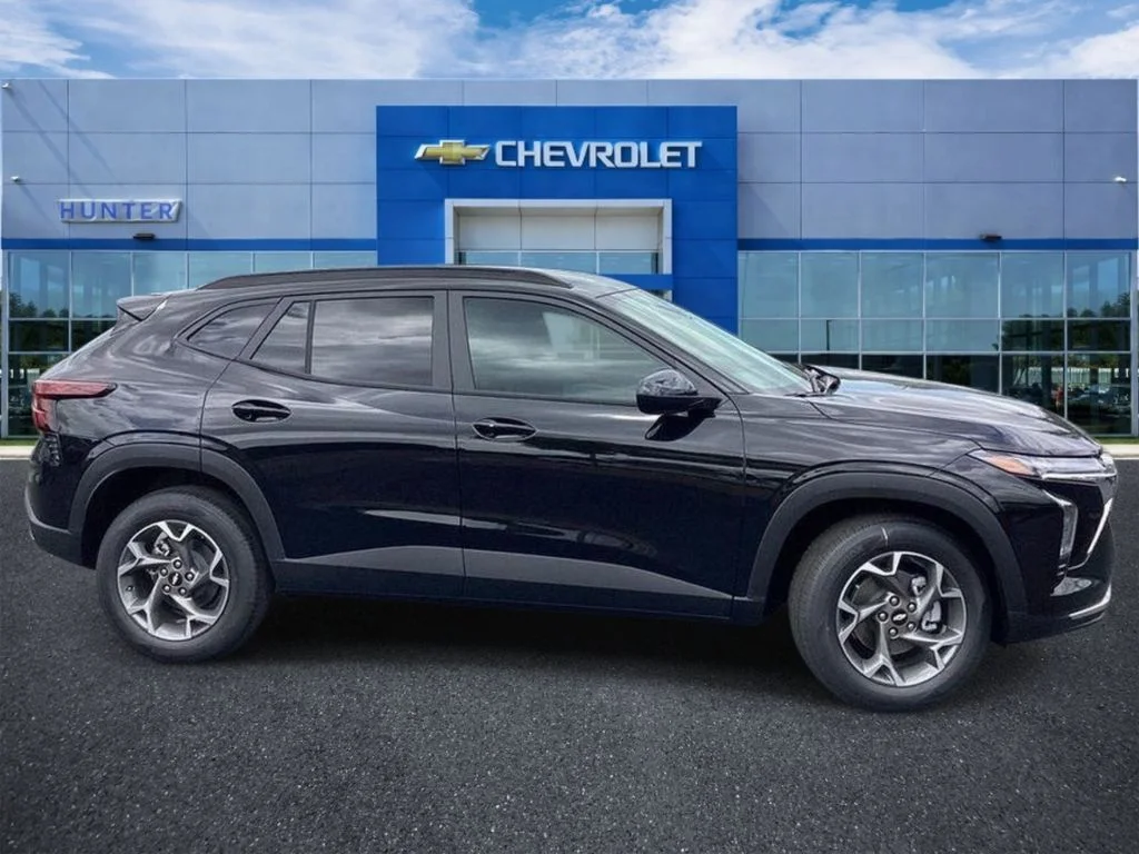 New 2026 Mosaic Black Metallic Chevrolet LT image 5