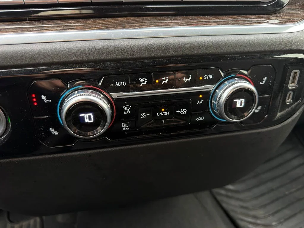 Used 2022 Black GMC Elevation image 3