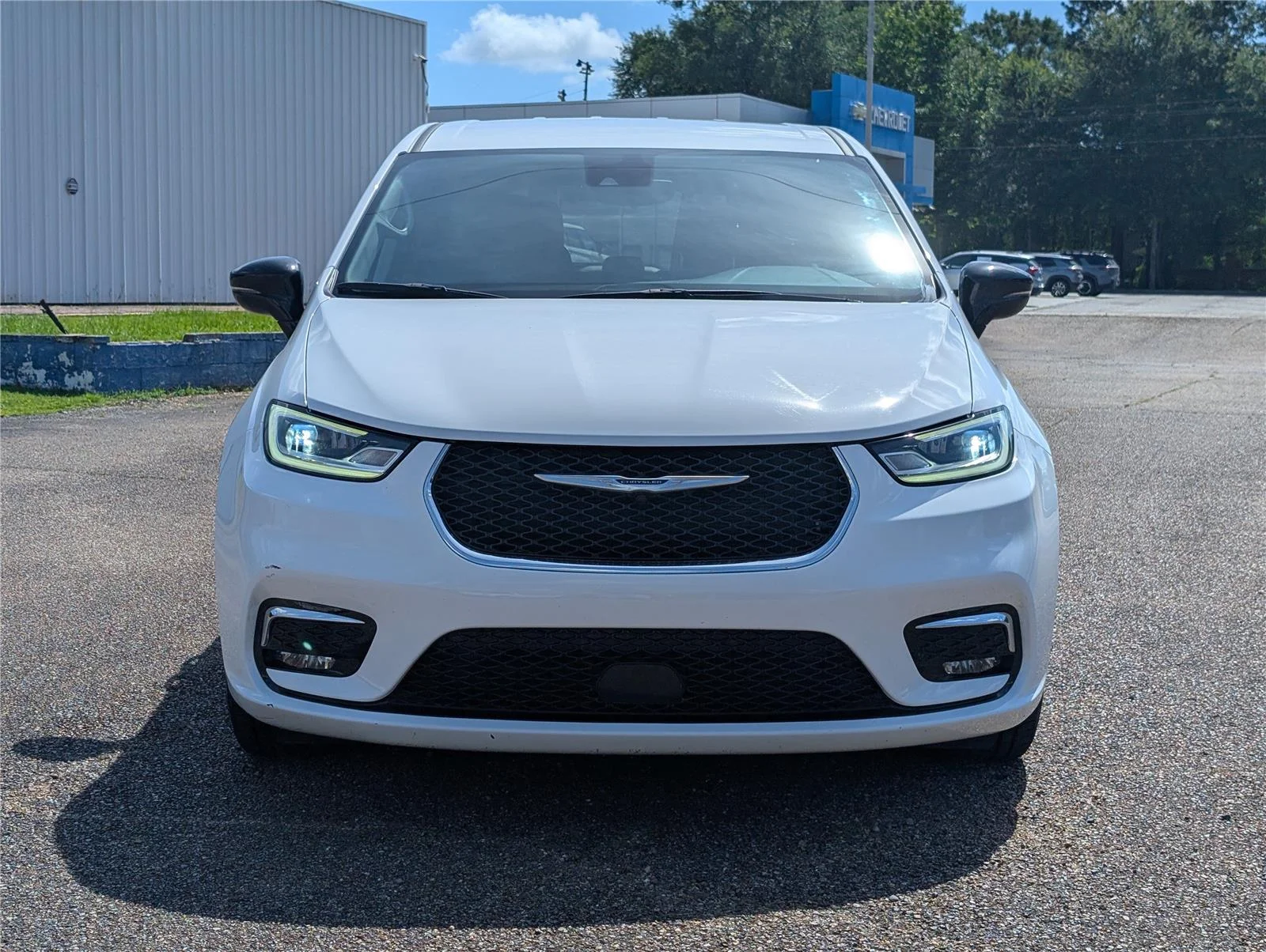 Used 2024 Bright White Clearcoat Chrysler Touring L image 8