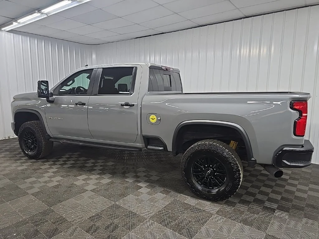 Used 2025 Gray Chevrolet ZR2 image 4