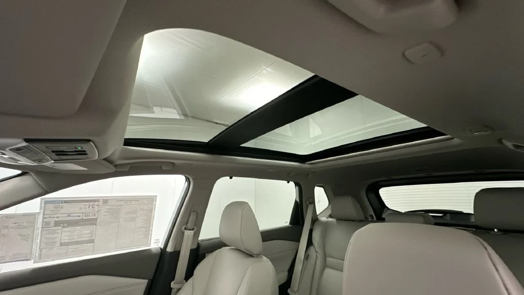 Used 2023 White Nissan SV image 19