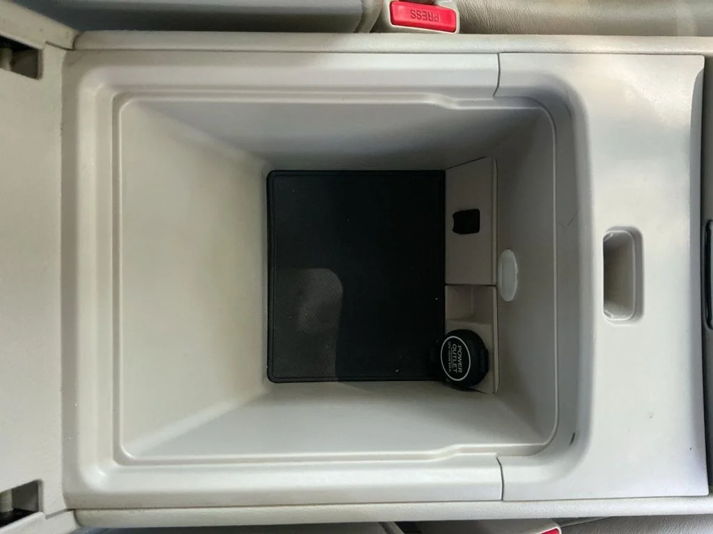 Used 2008 Silver Acura 3.5 image 28