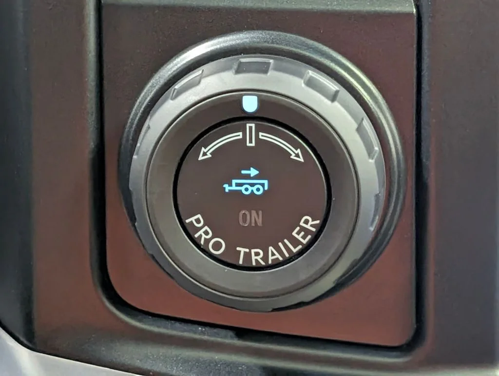 Used 2025 Star White Ford Platinum image 7