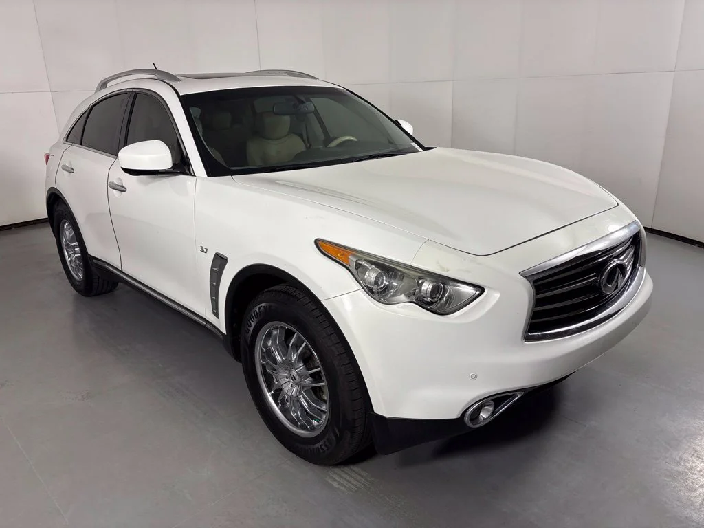 Used 2014 White INFINITI Base image 2
