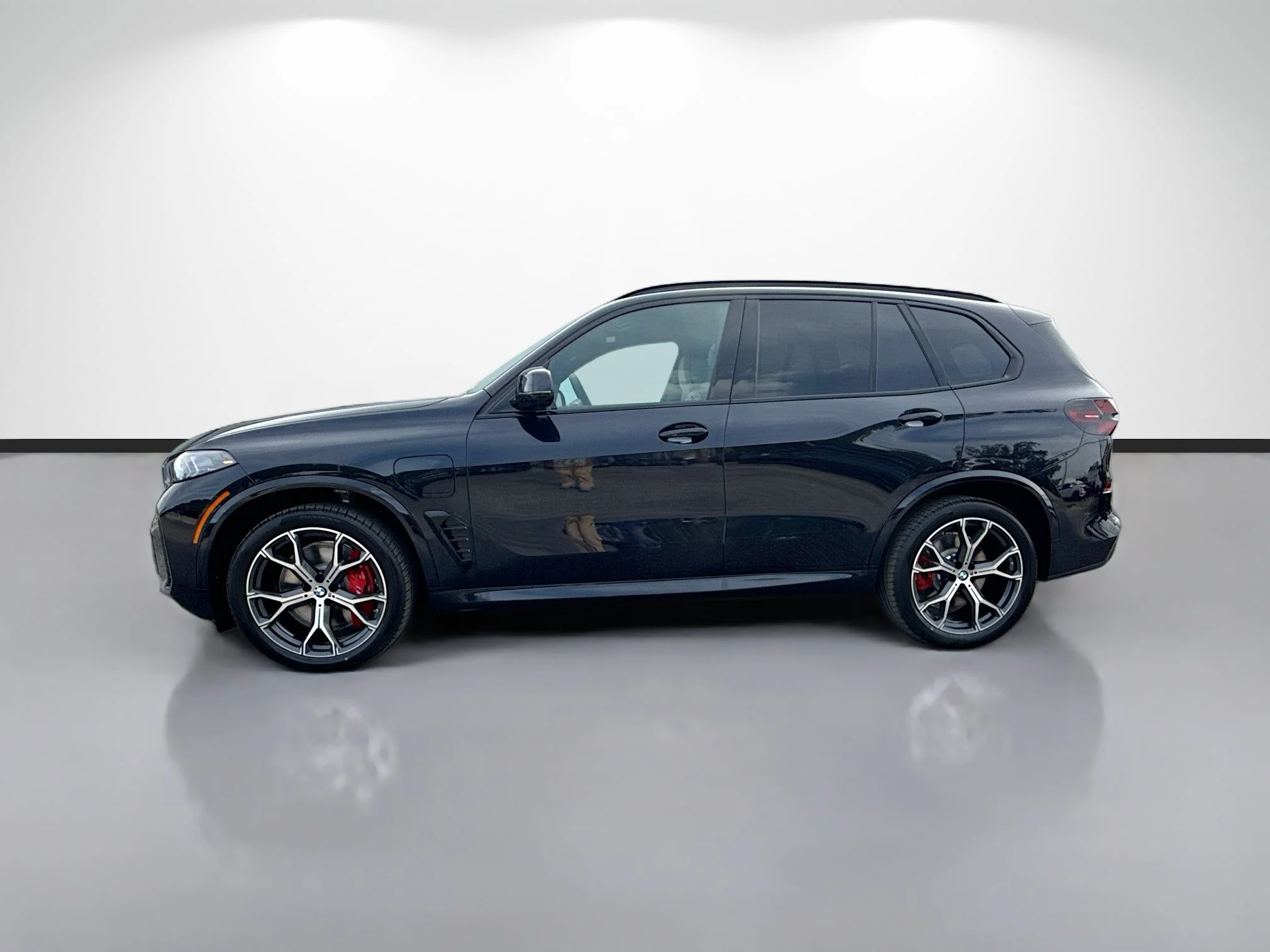 New 2026 Carbon Black Metallic BMW xDrive50e image 6