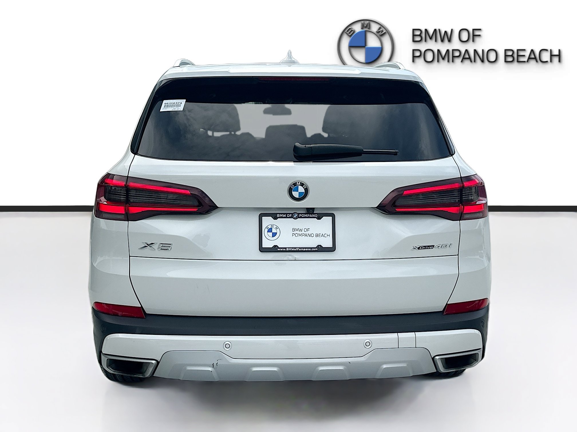 Certified Used 2023 Mineral White Metallic BMW xDrive40i image 6