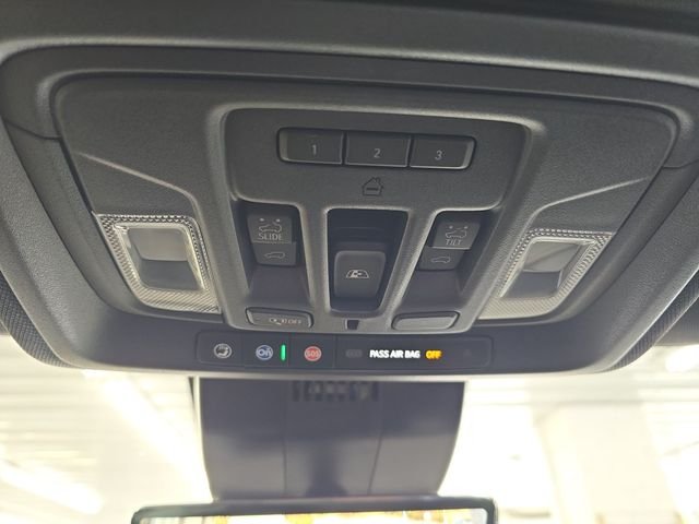 Used 2025 White Chevrolet ZR2 image 25