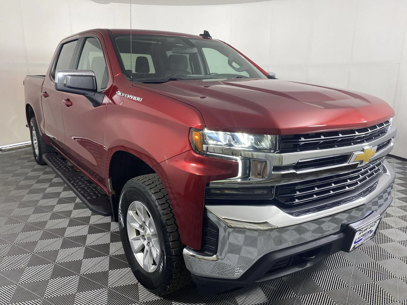 Used 2021 Cherry Red Tintcoat Chevrolet LT image 17