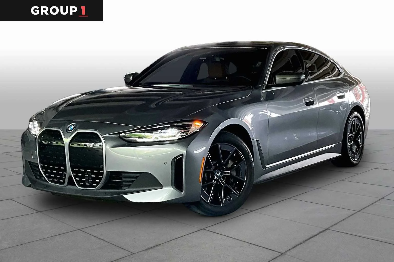 2023 BMW i4 eDrive35's photo