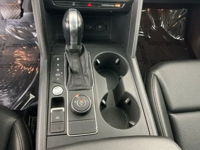 Used 2019 Black Volkswagen 3.6L V6 SE image 19