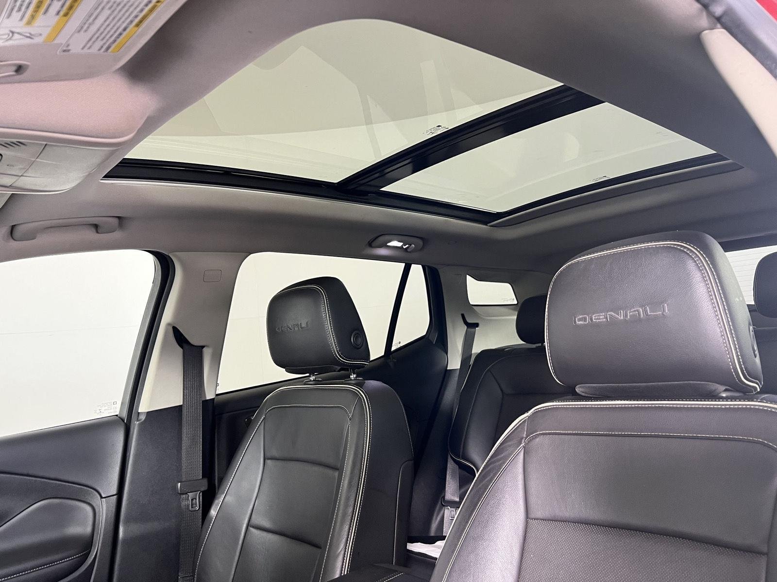 Used 2018 Red Quartz Tintcoat GMC Denali image 5