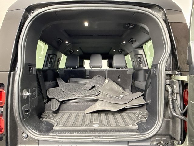 Certified Used 2023 Green Land Rover X-Dynamic SE image 28