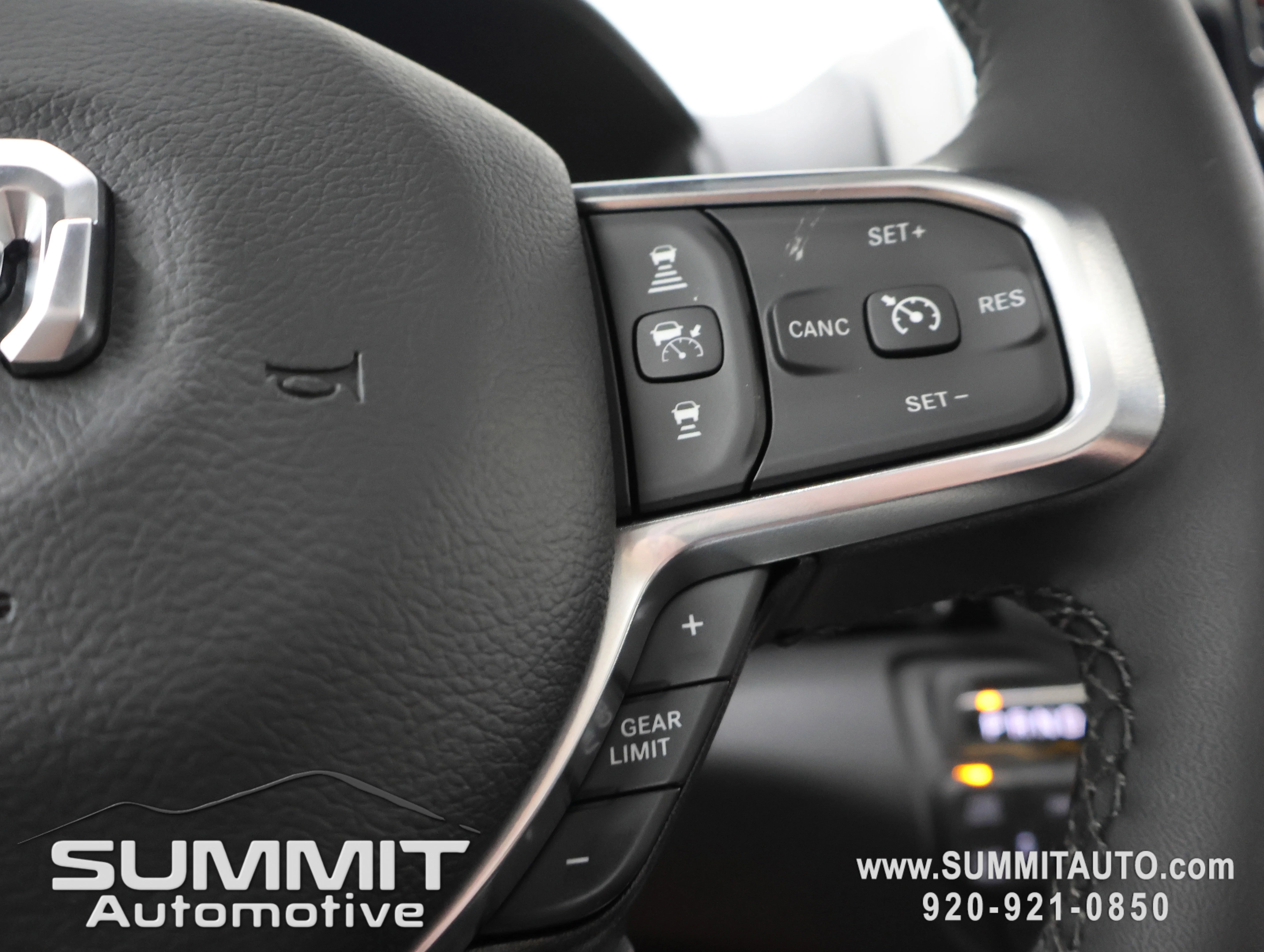 New 2026 Diamond Black Crystal Pearl-Coat Exterior Paint RAM Laramie image 16