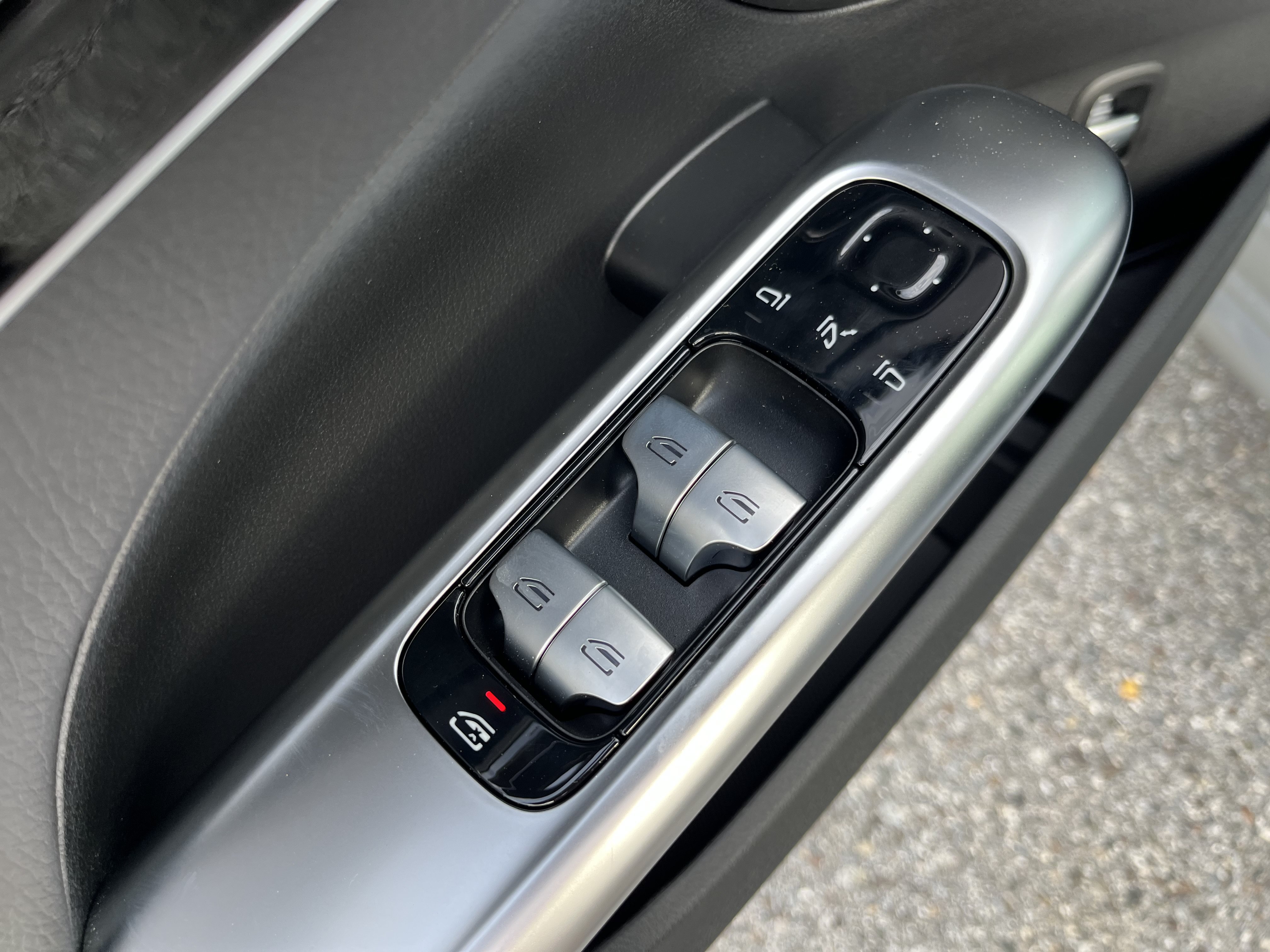New 2026 MANUFAKTUR Alpine Grey Mercedes-Benz C 300 image 15