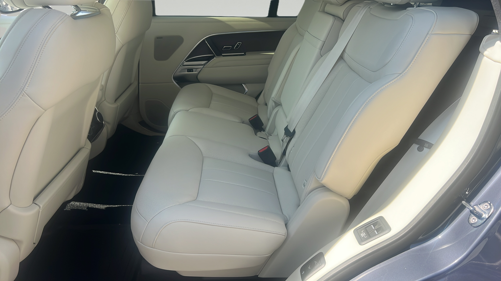 2026 Land Rover Range Rover SE - Photo 14
