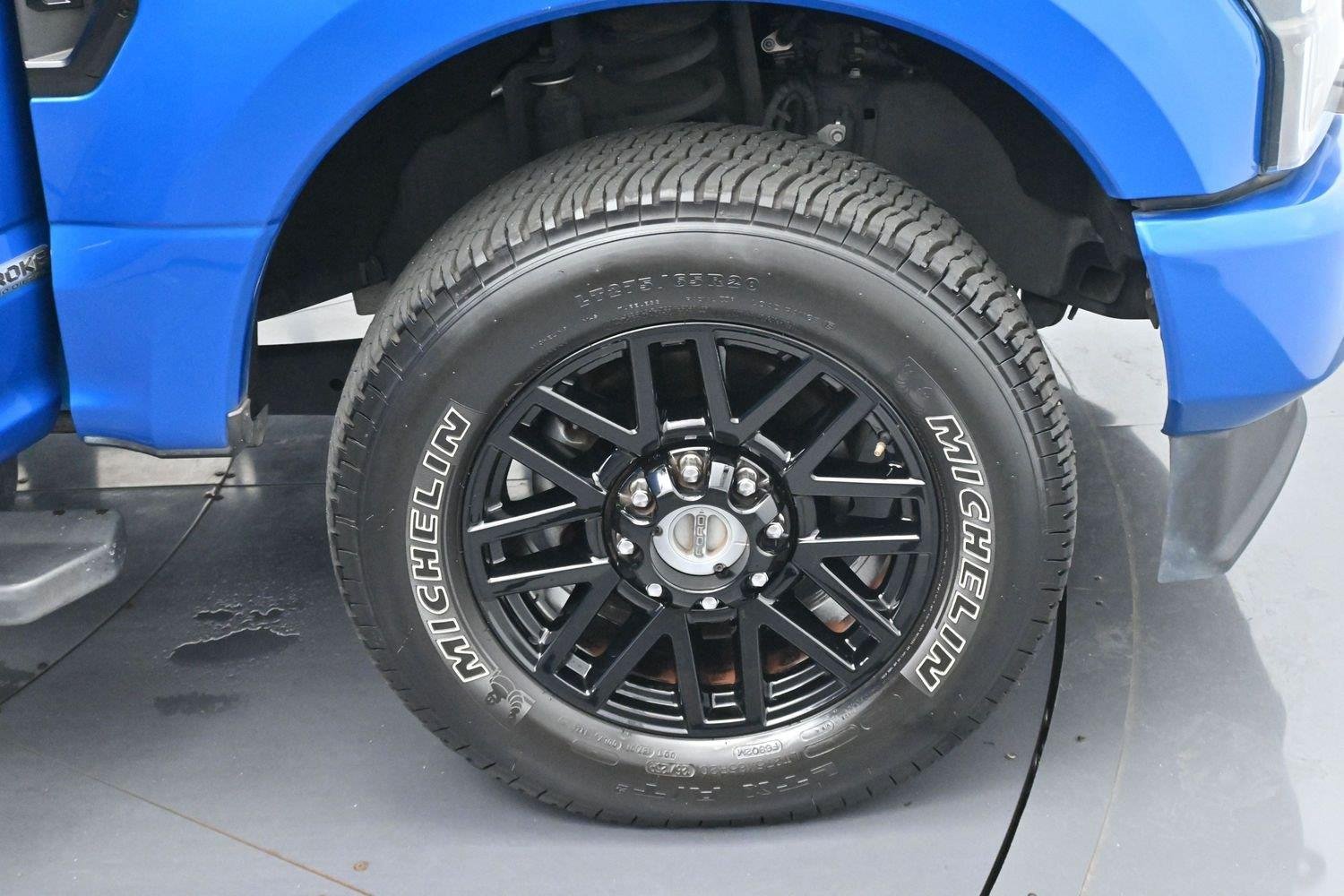 Used 2020 Velocity Blue Ford Lariat image 39