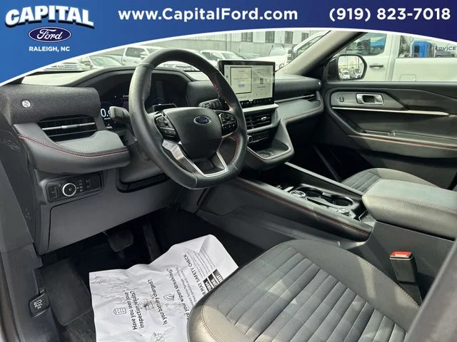 Used 2025 Gray Ford ST-Line image 18
