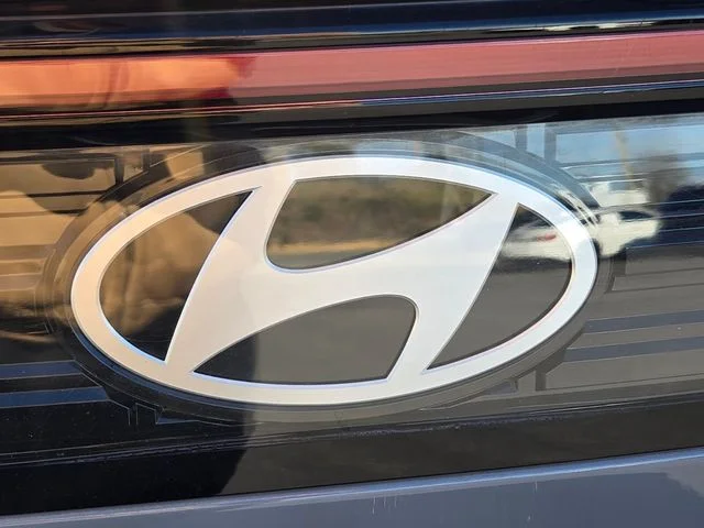 Used 2025 Blue Hyundai SEL image 17