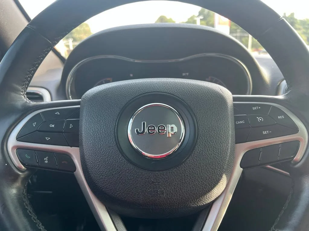 Used 2018 Red Jeep Limited image 21