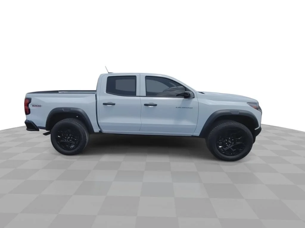 New 2026 Summit White Chevrolet Trail Boss image 9