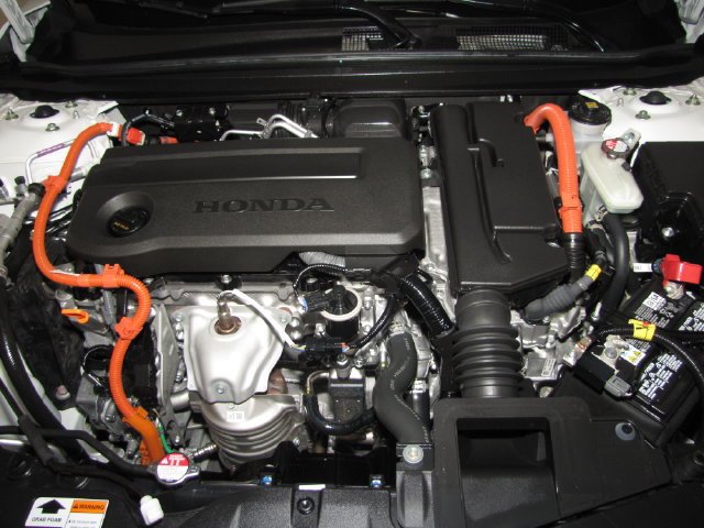Certified Used 2025 Platinum White Pearl Honda Touring image 22