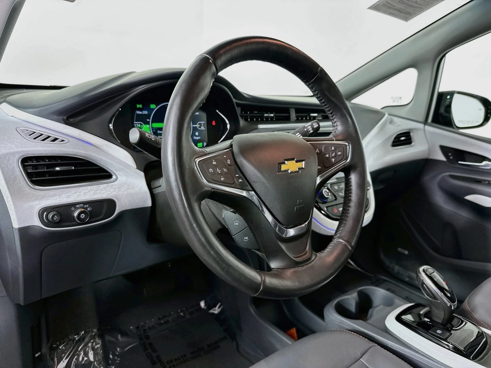 Used 2019 Silver Ice Metallic Chevrolet Premier image 10