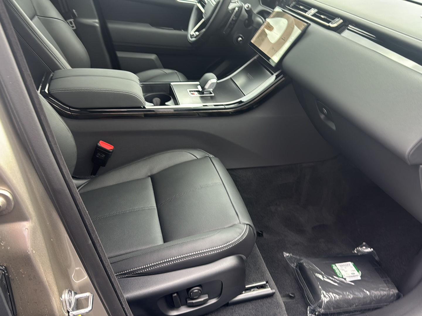New 2026 Batumi Gold Land Rover Belgravia Edition image 15