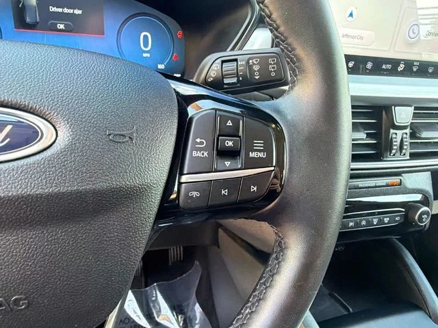 Used 2023 White Ford Platinum image 29