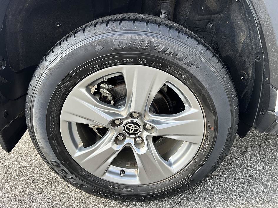 Used 2024 Ice Toyota XLE image 11