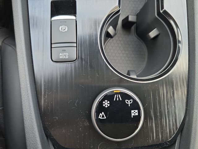 New 2026 Everest White Pearl TriCoat Nissan Dark Armor™ image 28