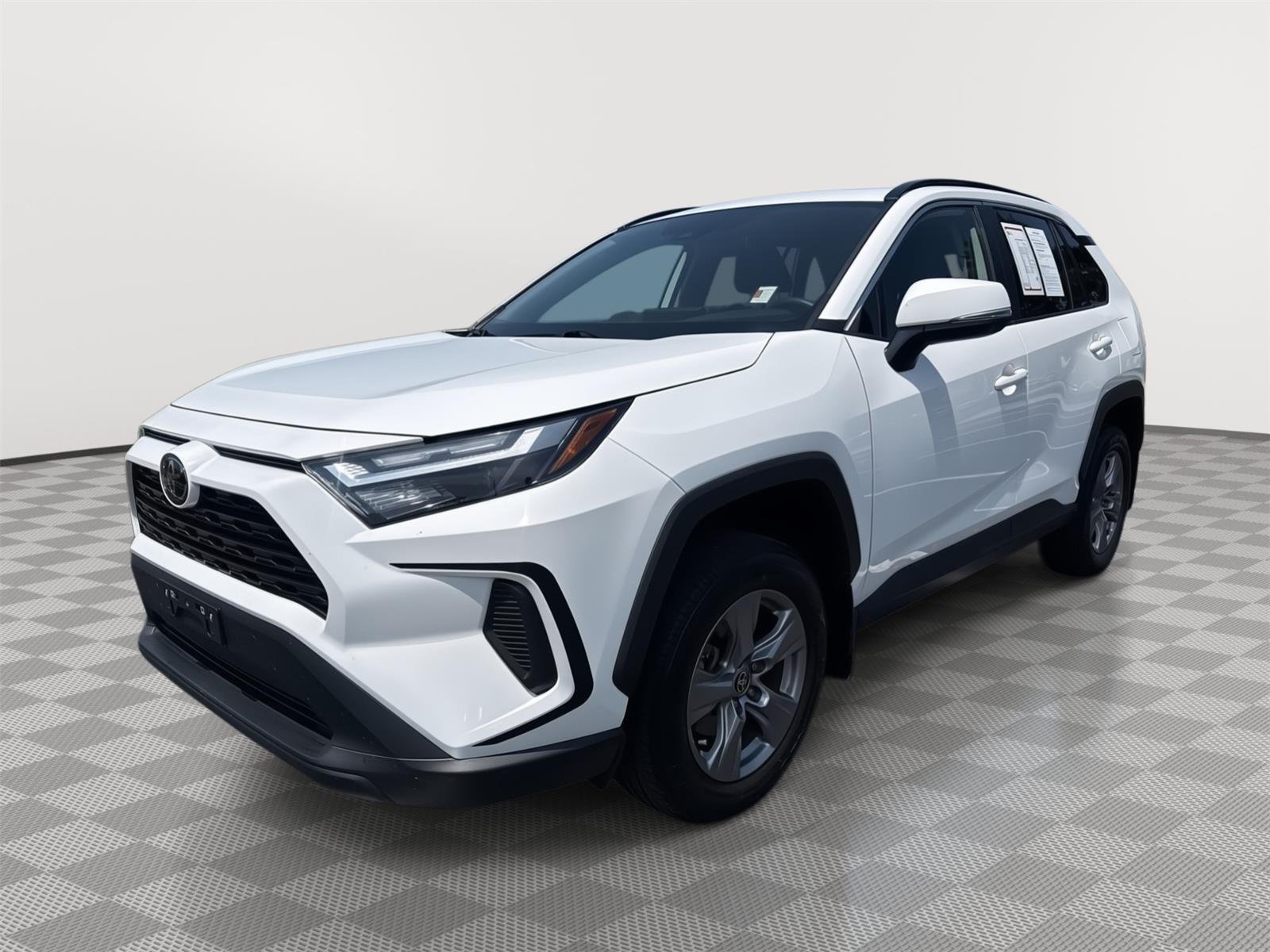 Used 2024 Ice Cap Toyota XLE image 9