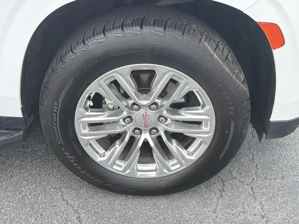 Used 2023 White GMC SLT image 11
